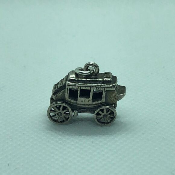 Jewelry - 💛 925 Vintage Carriage Charm/Pendant